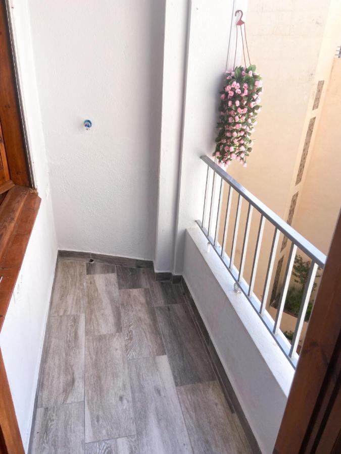 Apartment Elegant 2 Bedroom, Big Terrace 200m From *